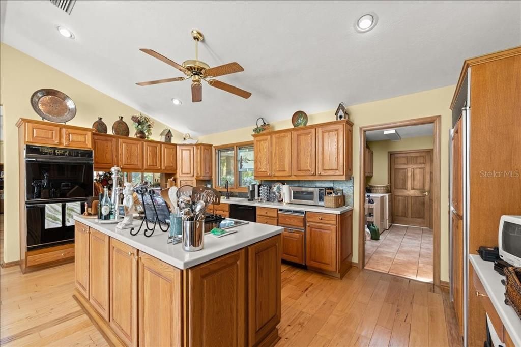 На продажу: $1,100,000 (3 спален, 3 ванн, 3028 Квадратных фут)