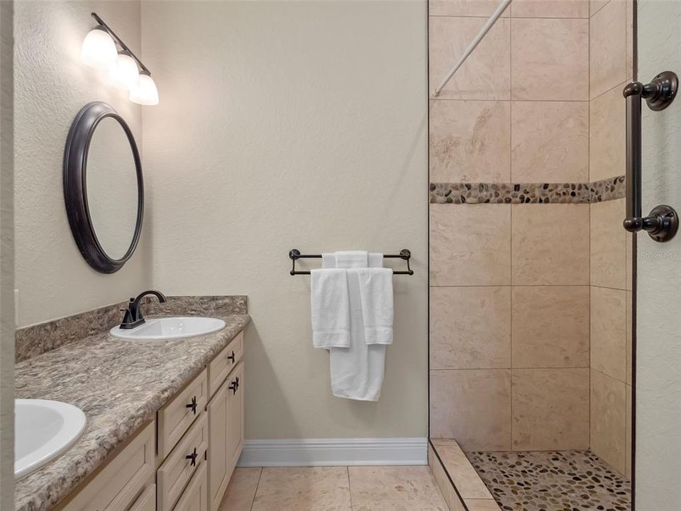 待售: $1,995,000 (6 贝兹, 7 浴室, 5768 平方英尺)