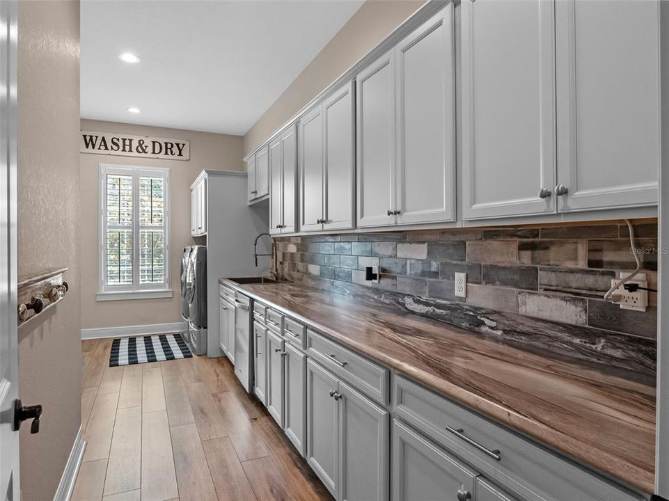 待售: $1,995,000 (6 贝兹, 7 浴室, 5768 平方英尺)