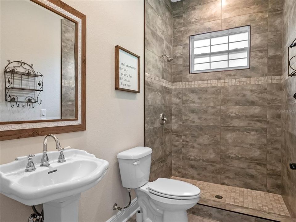 待售: $1,995,000 (6 贝兹, 7 浴室, 5768 平方英尺)