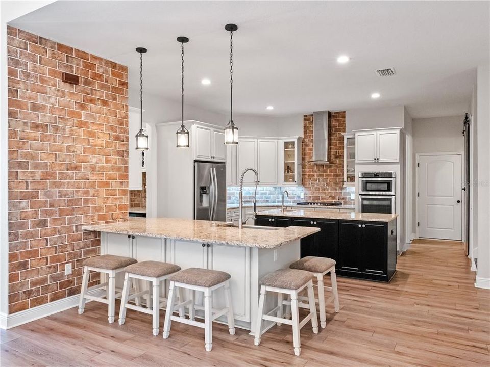 待售: $1,995,000 (6 贝兹, 7 浴室, 5768 平方英尺)