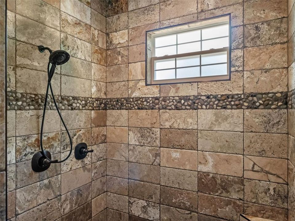 待售: $1,995,000 (6 贝兹, 7 浴室, 5768 平方英尺)