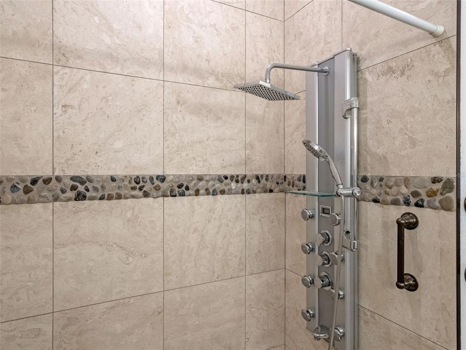 待售: $1,995,000 (6 贝兹, 7 浴室, 5768 平方英尺)