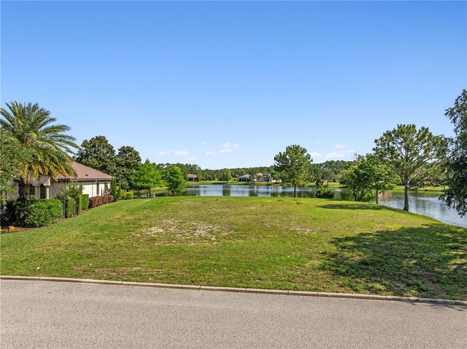 En Venta: $325,000 (0.32 acres)