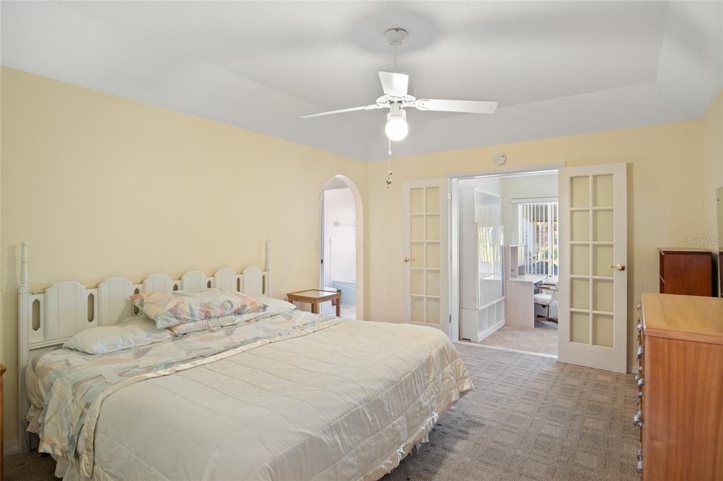 合同活跃: $199,900 (2 贝兹, 2 浴室, 1431 平方英尺)