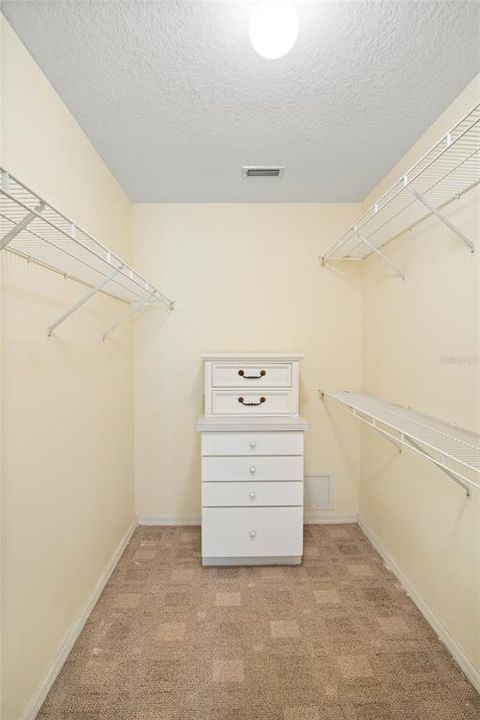 合同活跃: $199,900 (2 贝兹, 2 浴室, 1431 平方英尺)