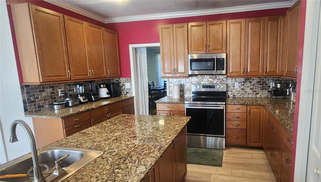 For Rent: $2,750 (3 beds, 2 baths, 2780 Square Feet)