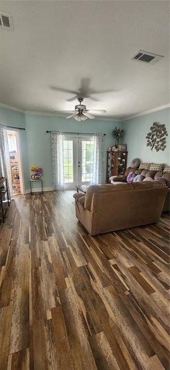 For Rent: $2,750 (3 beds, 2 baths, 2780 Square Feet)