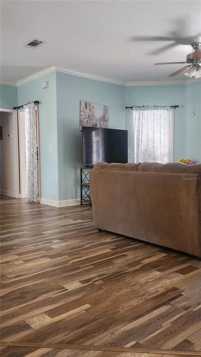 For Rent: $2,750 (3 beds, 2 baths, 2780 Square Feet)