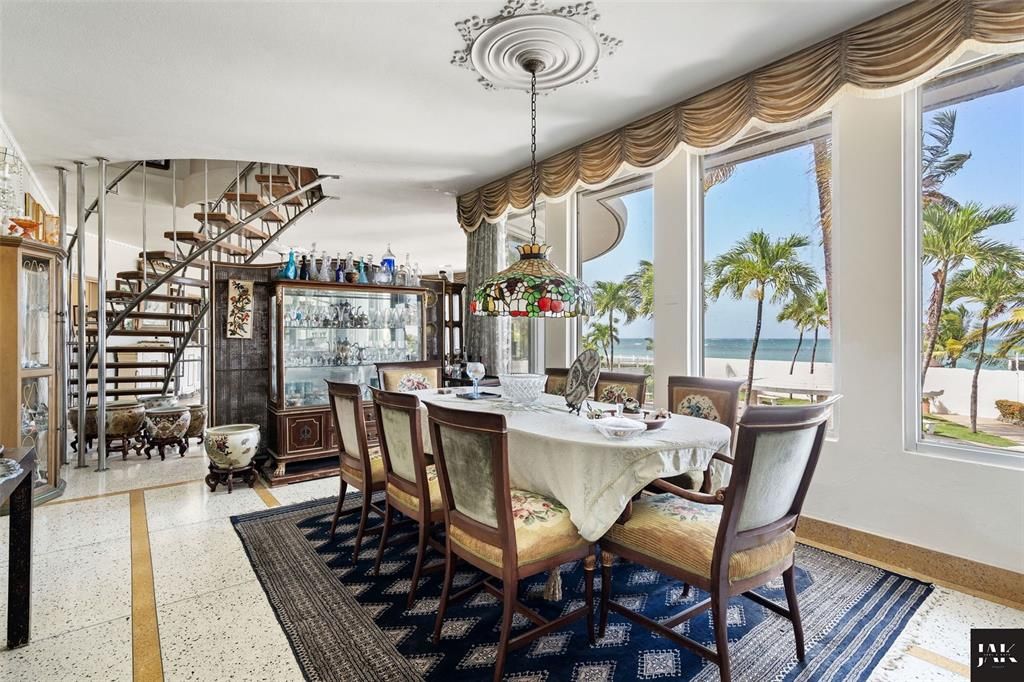 待售: $15,000,000 (6 贝兹, 6 浴室, 6590 平方英尺)