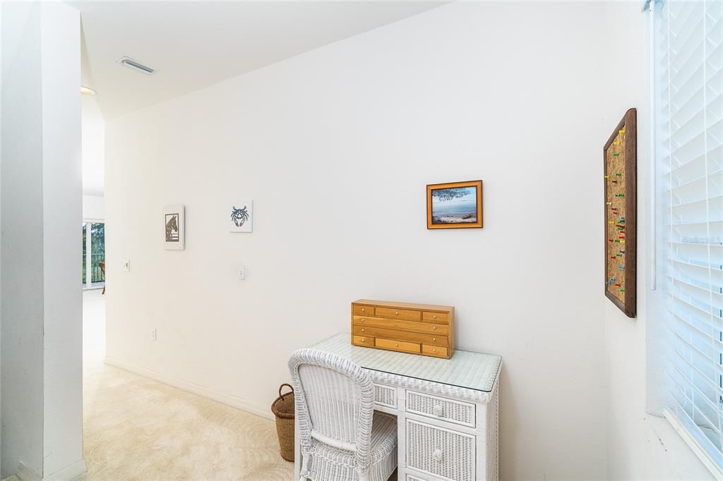 待售: $250,000 (3 贝兹, 2 浴室, 2044 平方英尺)