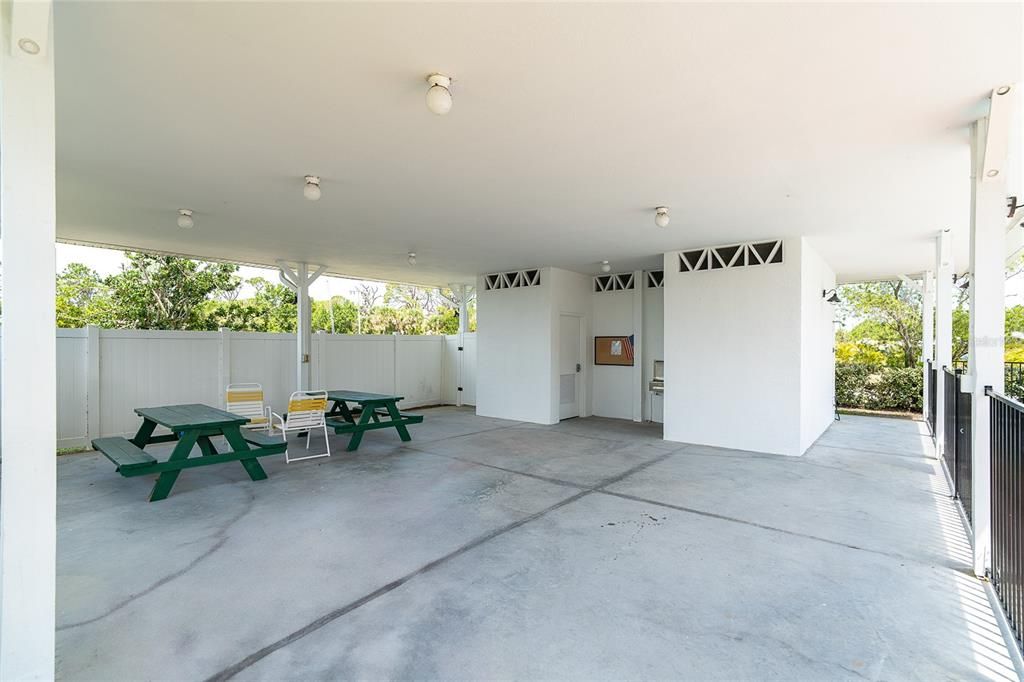 待售: $250,000 (3 贝兹, 2 浴室, 2044 平方英尺)