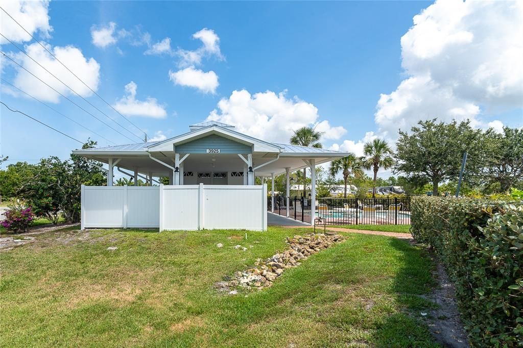 待售: $250,000 (3 贝兹, 2 浴室, 2044 平方英尺)