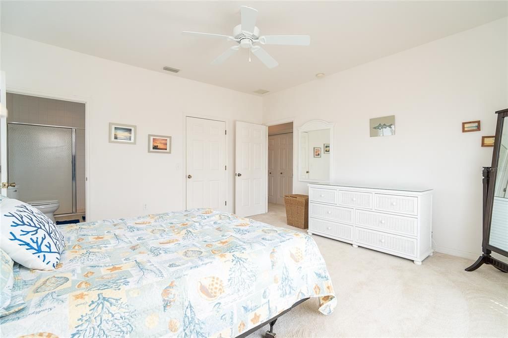 待售: $250,000 (3 贝兹, 2 浴室, 2044 平方英尺)