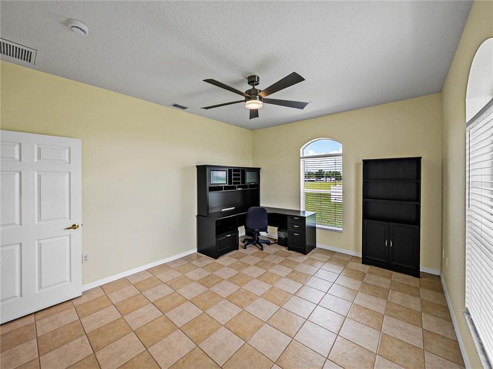 For Sale: $775,000 (5 beds, 3 baths, 3098 Square Feet)