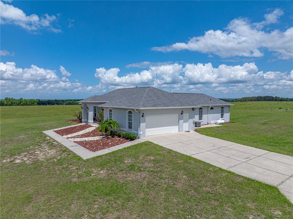 For Sale: $775,000 (5 beds, 3 baths, 3098 Square Feet)