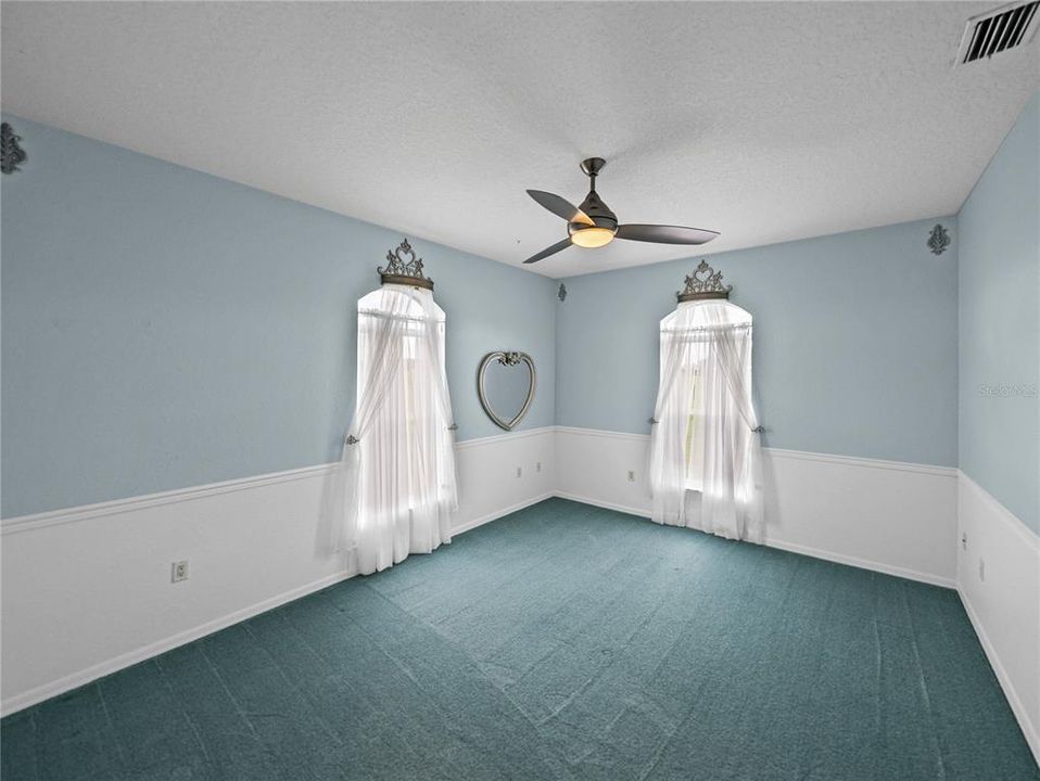 For Sale: $775,000 (5 beds, 3 baths, 3098 Square Feet)