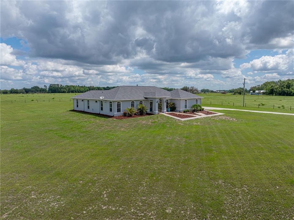 For Sale: $775,000 (5 beds, 3 baths, 3098 Square Feet)