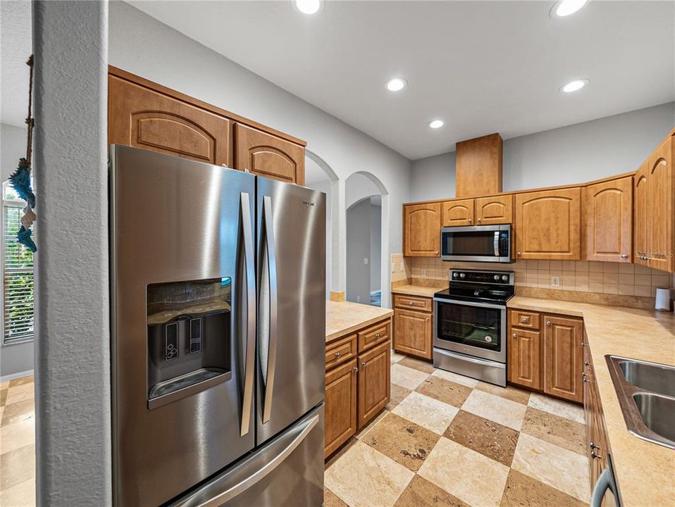 For Sale: $775,000 (5 beds, 3 baths, 3098 Square Feet)