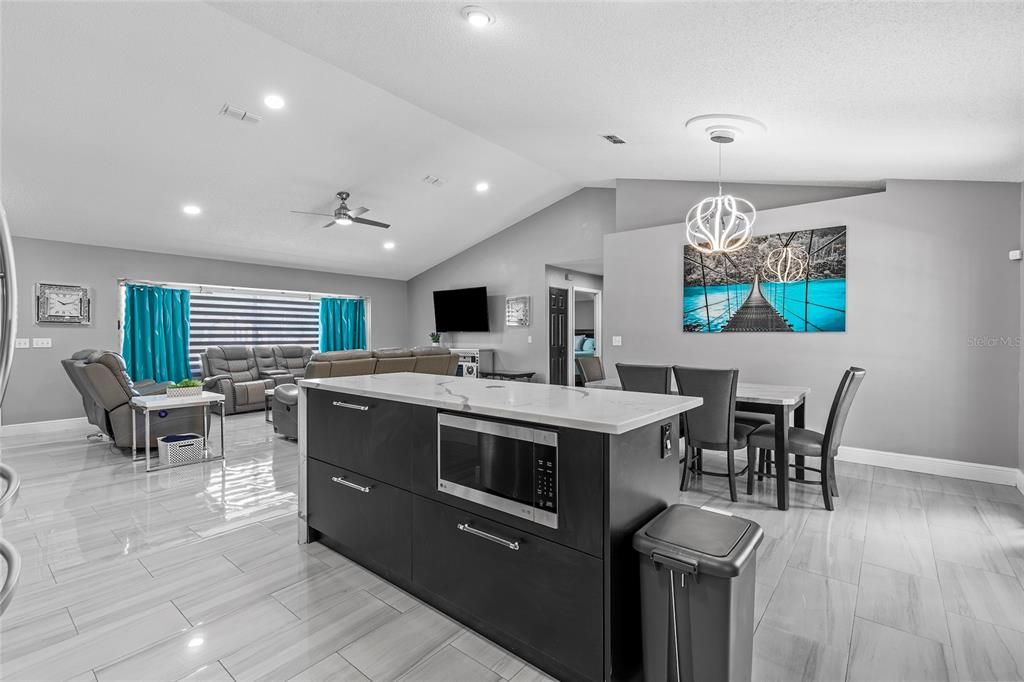 For Sale: $425,000 (3 beds, 2 baths, 1772 Square Feet)