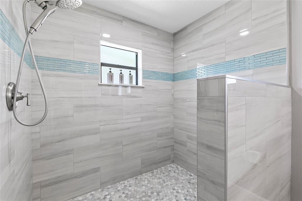 For Sale: $425,000 (3 beds, 2 baths, 1772 Square Feet)