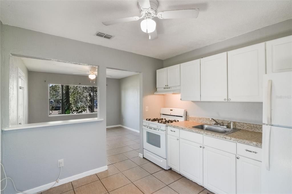 В аренду: $1,125 (2 спален, 1 ванн, 600 Квадратных фут)