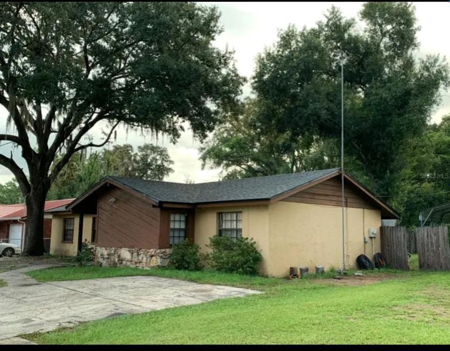 For Rent: $1,650 (3 beds, 2 baths, 1450 Square Feet)