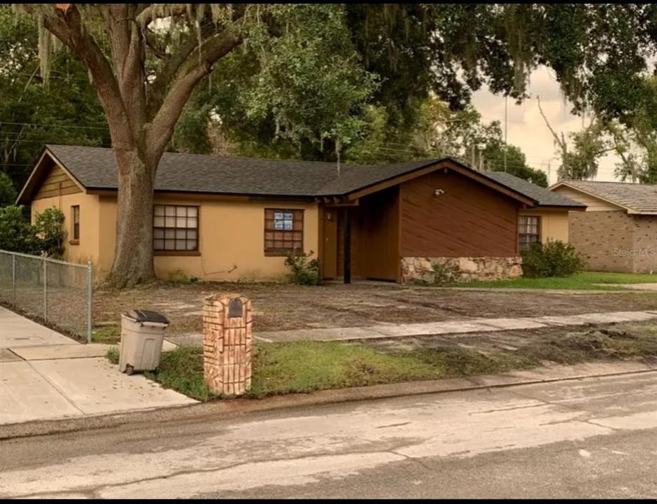 For Rent: $1,650 (3 beds, 2 baths, 1450 Square Feet)