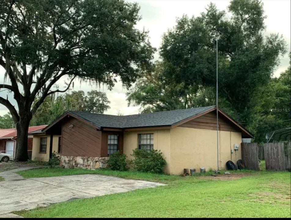 For Rent: $1,650 (3 beds, 2 baths, 1450 Square Feet)