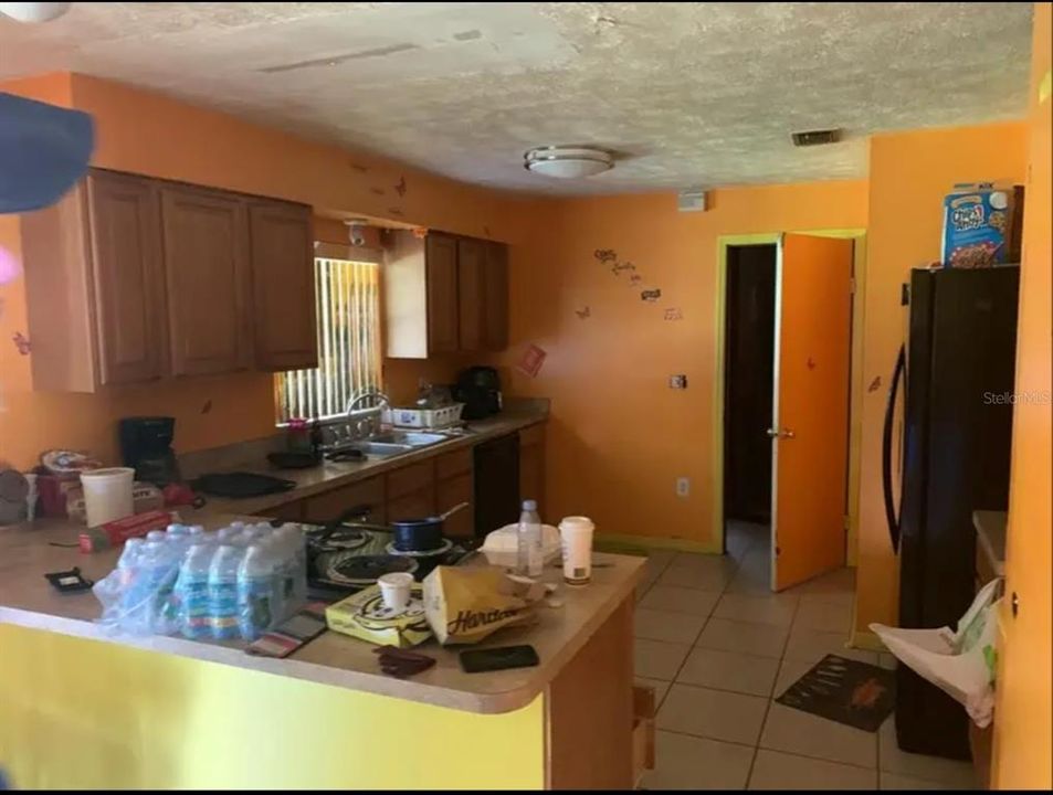 For Rent: $1,650 (3 beds, 2 baths, 1450 Square Feet)