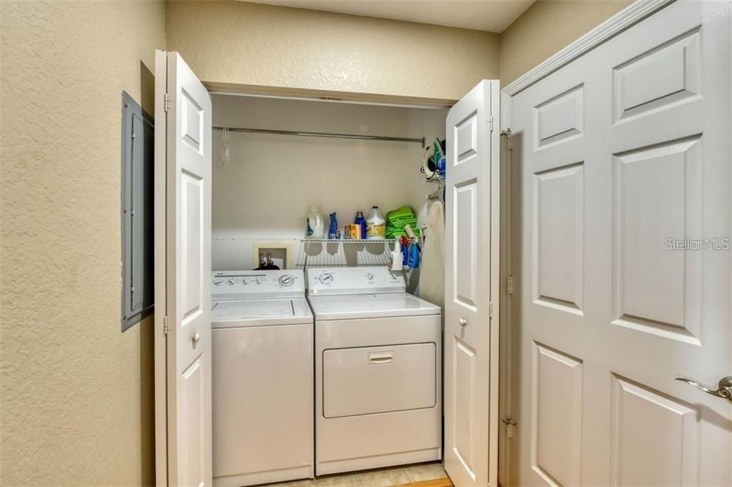 合同活跃: $2,650 (2 贝兹, 2 浴室, 1051 平方英尺)