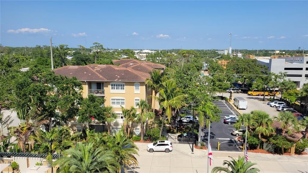 合同活跃: $2,650 (2 贝兹, 2 浴室, 1051 平方英尺)