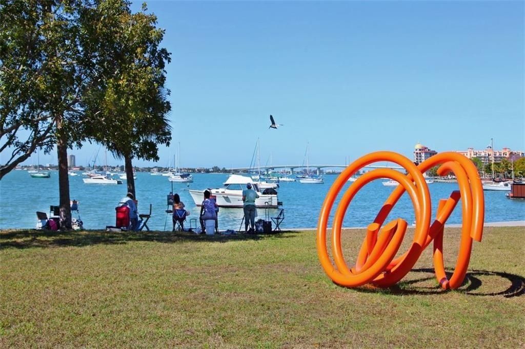 合同活跃: $2,650 (2 贝兹, 2 浴室, 1051 平方英尺)