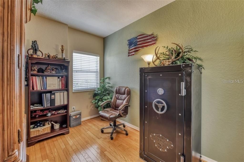 合同活跃: $2,650 (2 贝兹, 2 浴室, 1051 平方英尺)