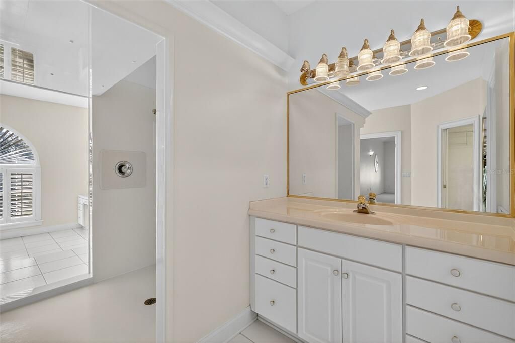 На продажу: $1,099,999 (4 спален, 3 ванн, 4733 Квадратных фут)