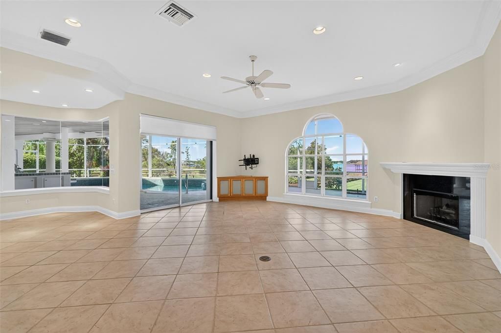 На продажу: $1,099,999 (4 спален, 3 ванн, 4733 Квадратных фут)