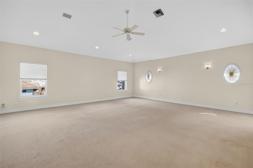 На продажу: $1,099,999 (4 спален, 3 ванн, 4733 Квадратных фут)