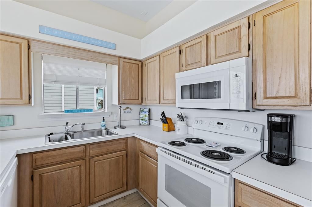 На продажу: $1,375,000 (2 спален, 2 ванн, 1120 Квадратных фут)