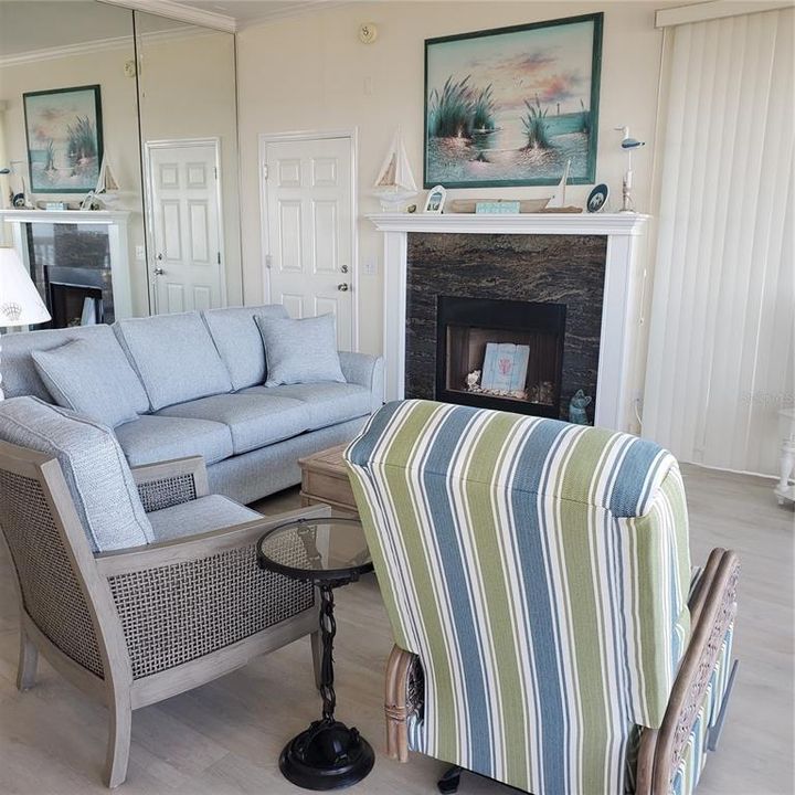 На продажу: $1,375,000 (2 спален, 2 ванн, 1120 Квадратных фут)