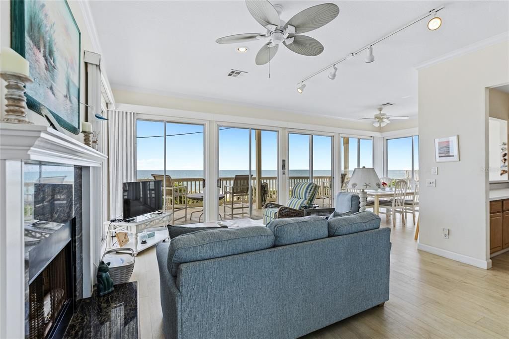 На продажу: $1,375,000 (2 спален, 2 ванн, 1120 Квадратных фут)