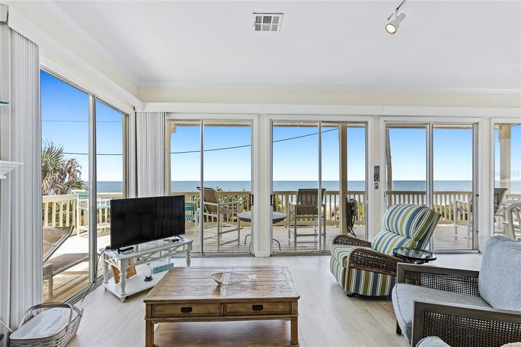 На продажу: $1,375,000 (2 спален, 2 ванн, 1120 Квадратных фут)