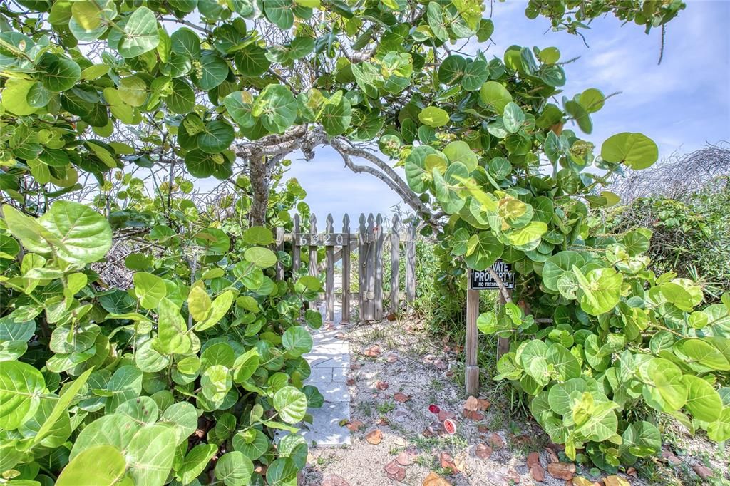 На продажу: $1,375,000 (2 спален, 2 ванн, 1120 Квадратных фут)