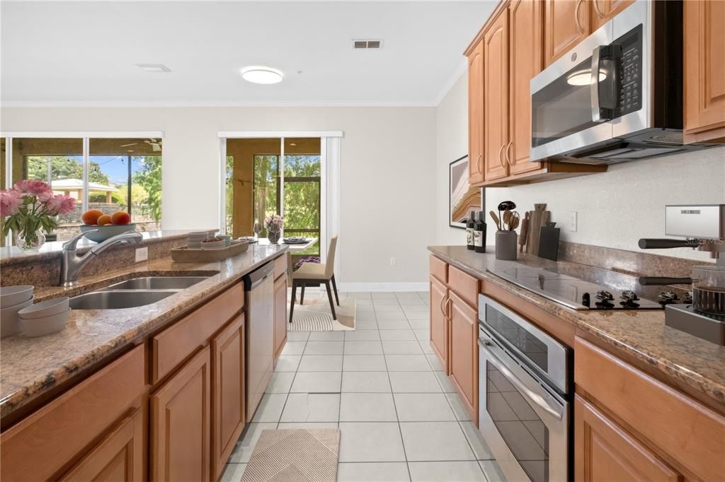 En Venta: $364,900 (3 camas, 2 baños, 2010 Pies cuadrados)