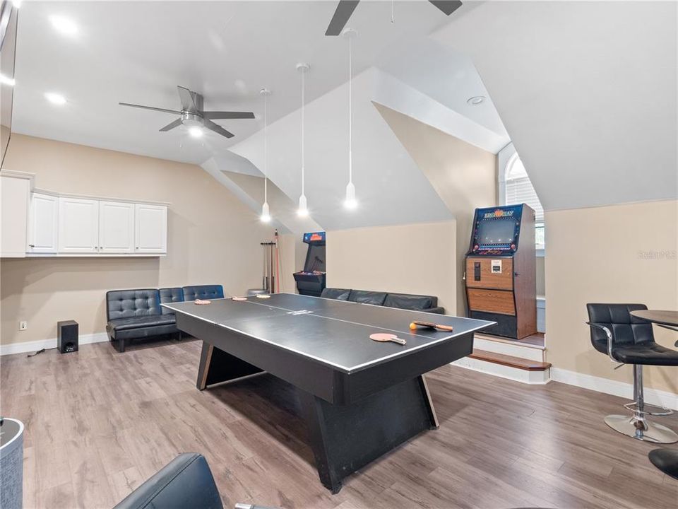 Active With Contract: $1,690,000 (5 beds, 4 baths, 5704 Square Feet)