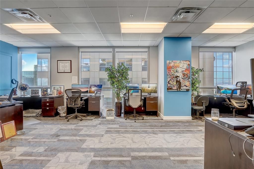 Activo con contrato: $86,705 (0 camas, 0 baños, 2995 Pies cuadrados)