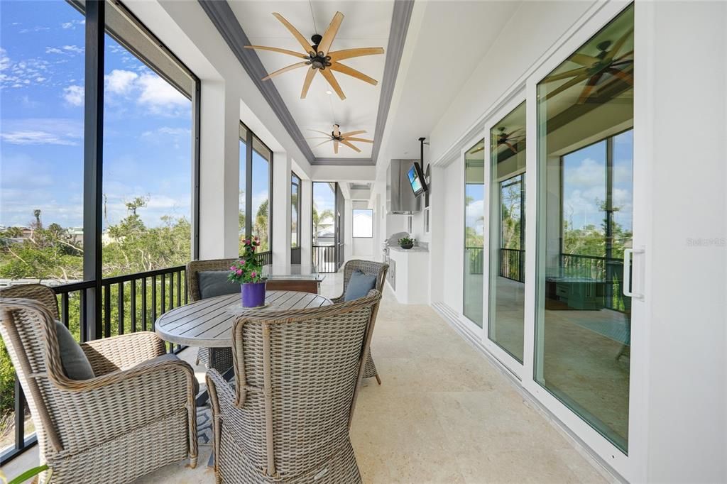 На продажу: $3,250,000 (3 спален, 3 ванн, 4460 Квадратных фут)