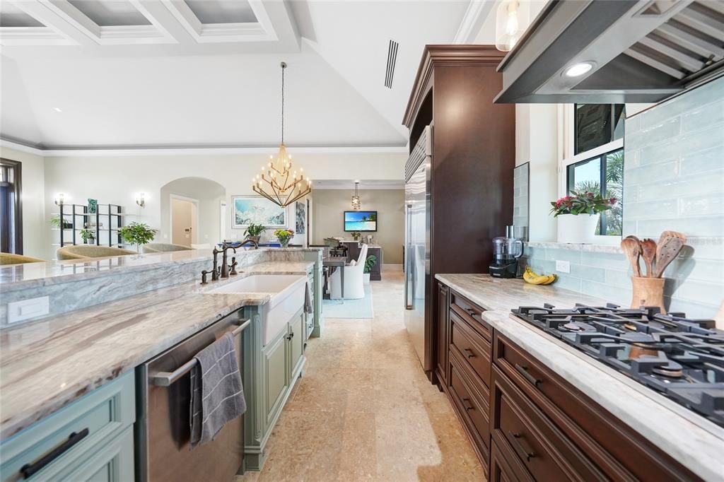 На продажу: $3,250,000 (3 спален, 3 ванн, 4460 Квадратных фут)