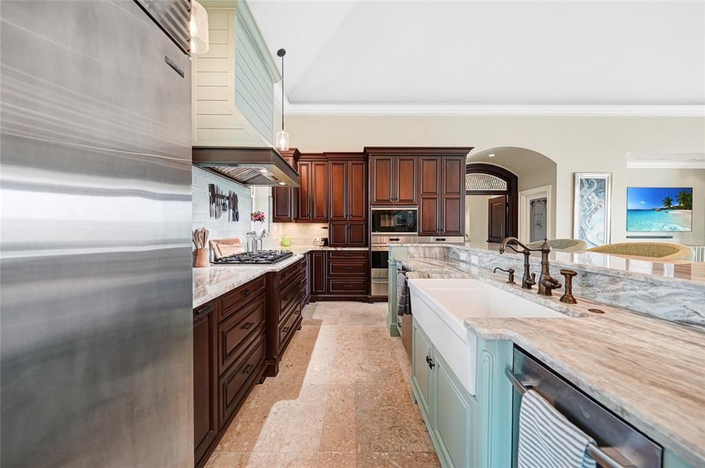 На продажу: $3,250,000 (3 спален, 3 ванн, 4460 Квадратных фут)