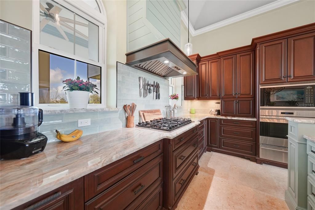 На продажу: $3,250,000 (3 спален, 3 ванн, 4460 Квадратных фут)