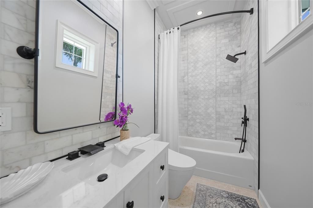 На продажу: $3,250,000 (3 спален, 3 ванн, 4460 Квадратных фут)